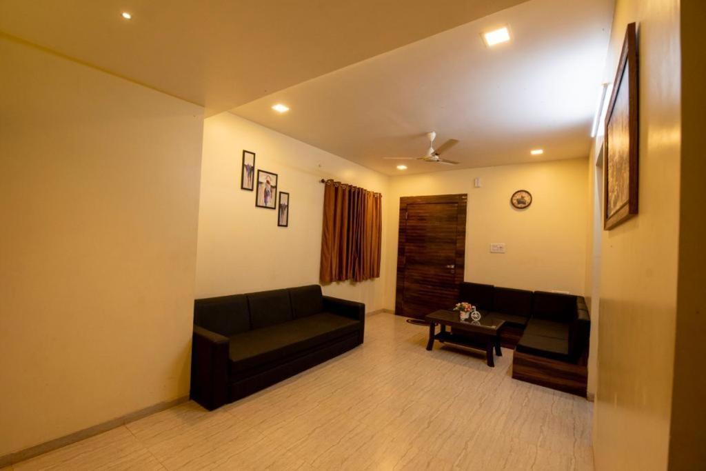 Paramount 3 Ac Bedrooms Hall Garden With Lake View Panchgani Luaran gambar